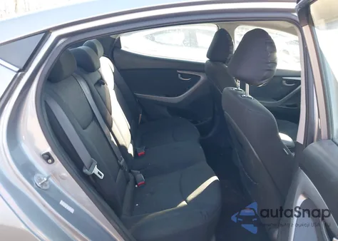 2016 Hyundai Elantra Value Edition z USA, uszkodzony, nr VIN KMHDH4AE3GU545118